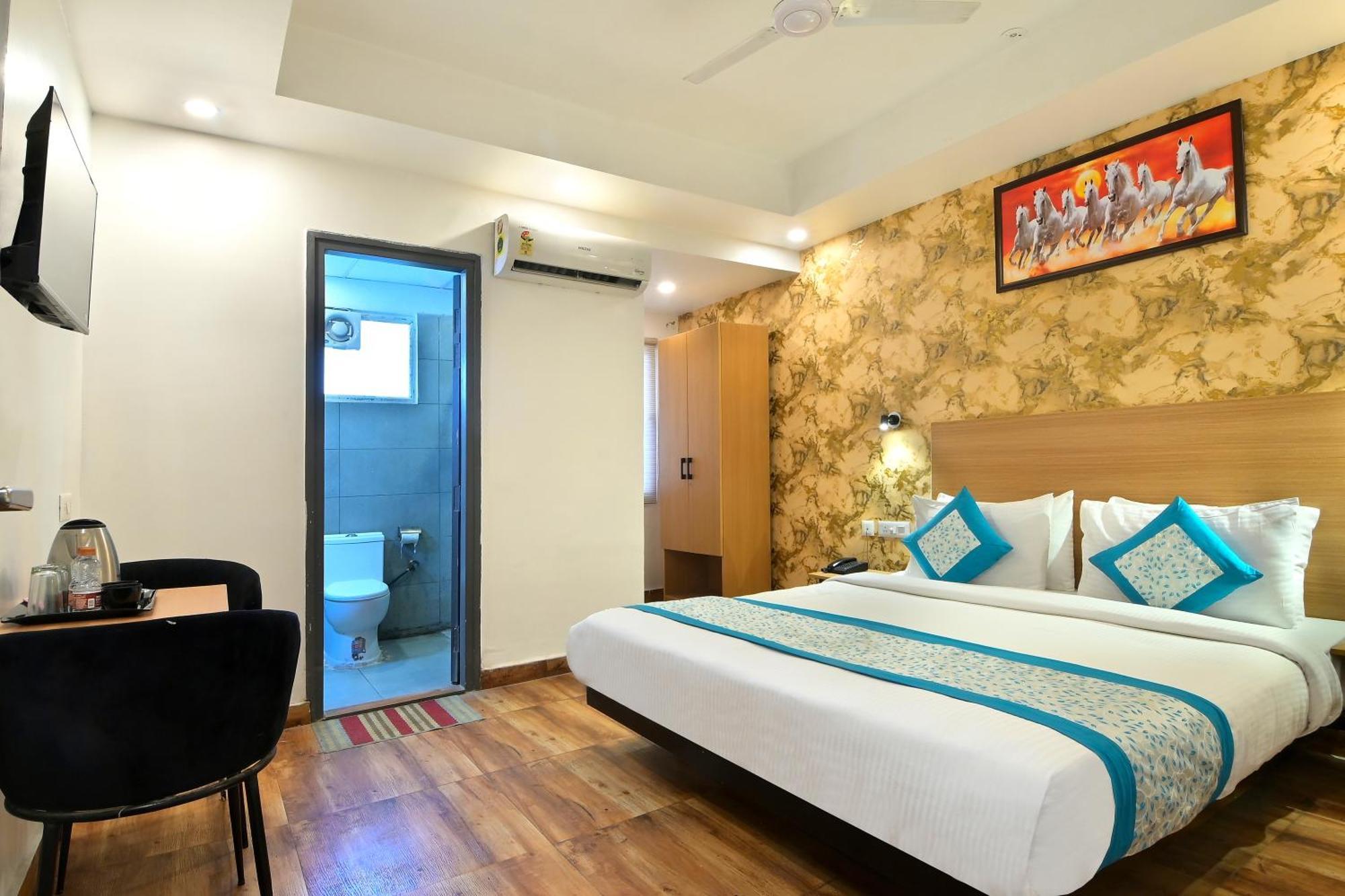 Hotel Red York By Byob Hotels Noida Exterior foto